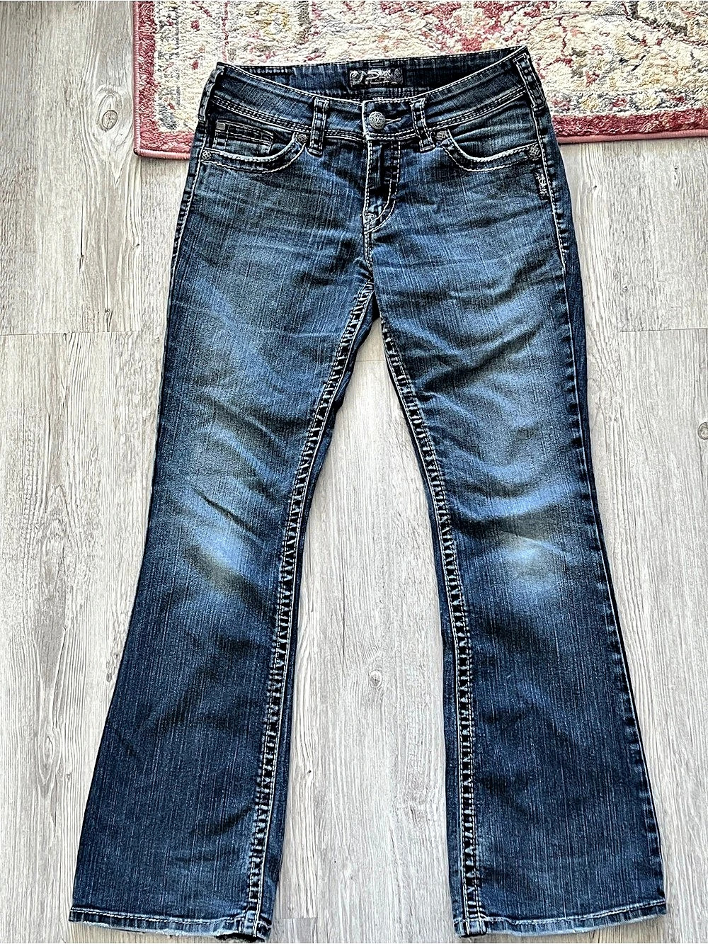 Silver Jeans Co. Suki Mid Rise Curvy Fit Bootcut Jeans. Blue